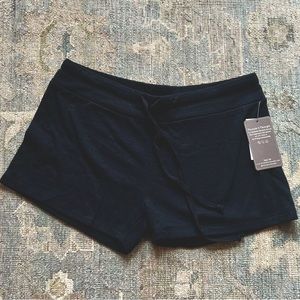 Threads 4 Thoughts NWT - Booty shorts